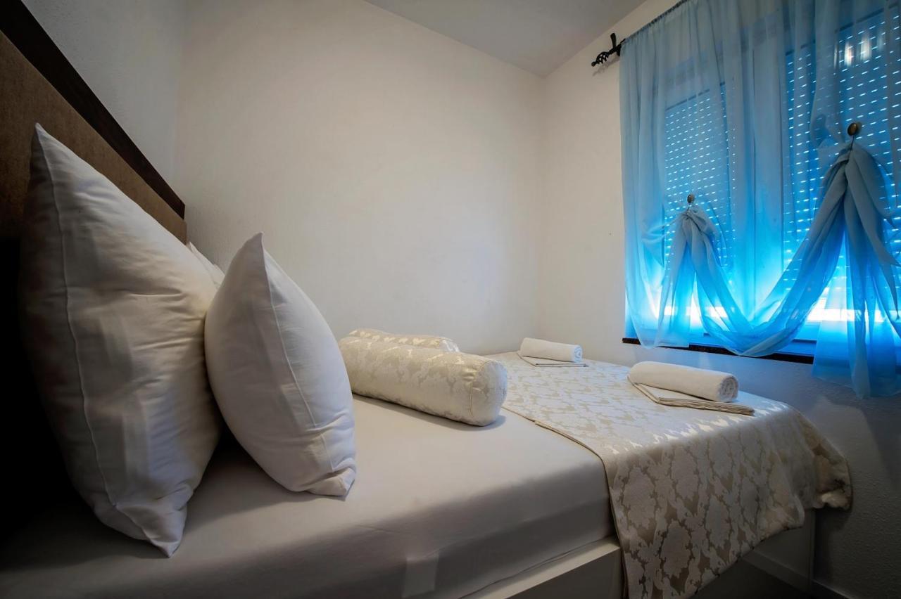 Seaside Apartments With A Swimming Pool Zecevo Rtic, Rogoznica - 8366 Ngoại thất bức ảnh