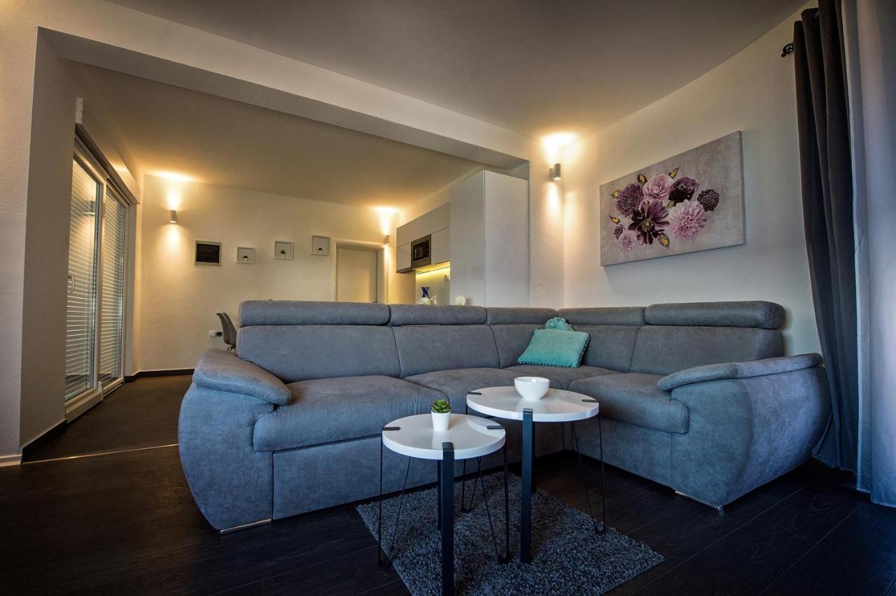 Seaside Apartments With A Swimming Pool Zecevo Rtic, Rogoznica - 8366 Ngoại thất bức ảnh