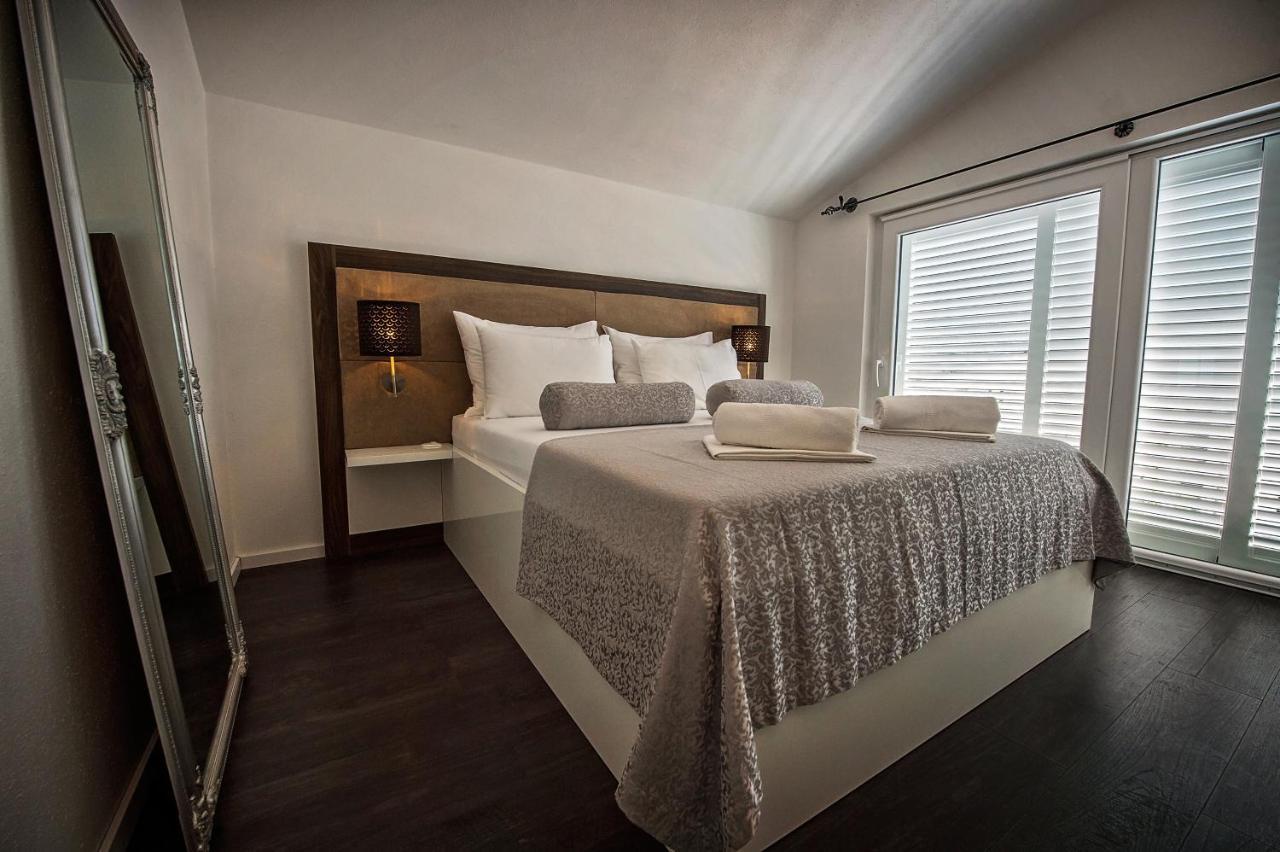 Seaside Apartments With A Swimming Pool Zecevo Rtic, Rogoznica - 8366 Ngoại thất bức ảnh