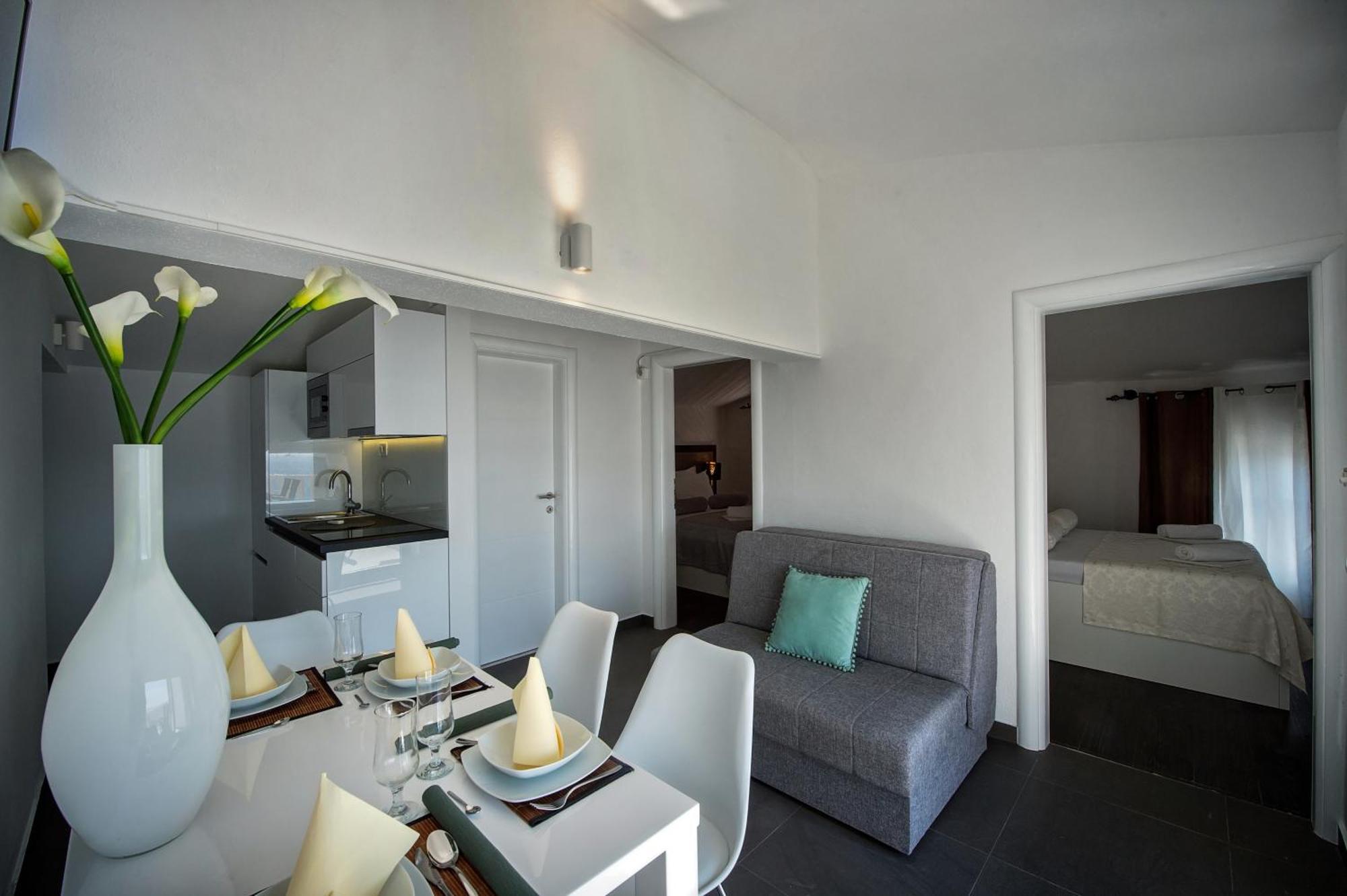 Seaside Apartments With A Swimming Pool Zecevo Rtic, Rogoznica - 8366 Phòng bức ảnh