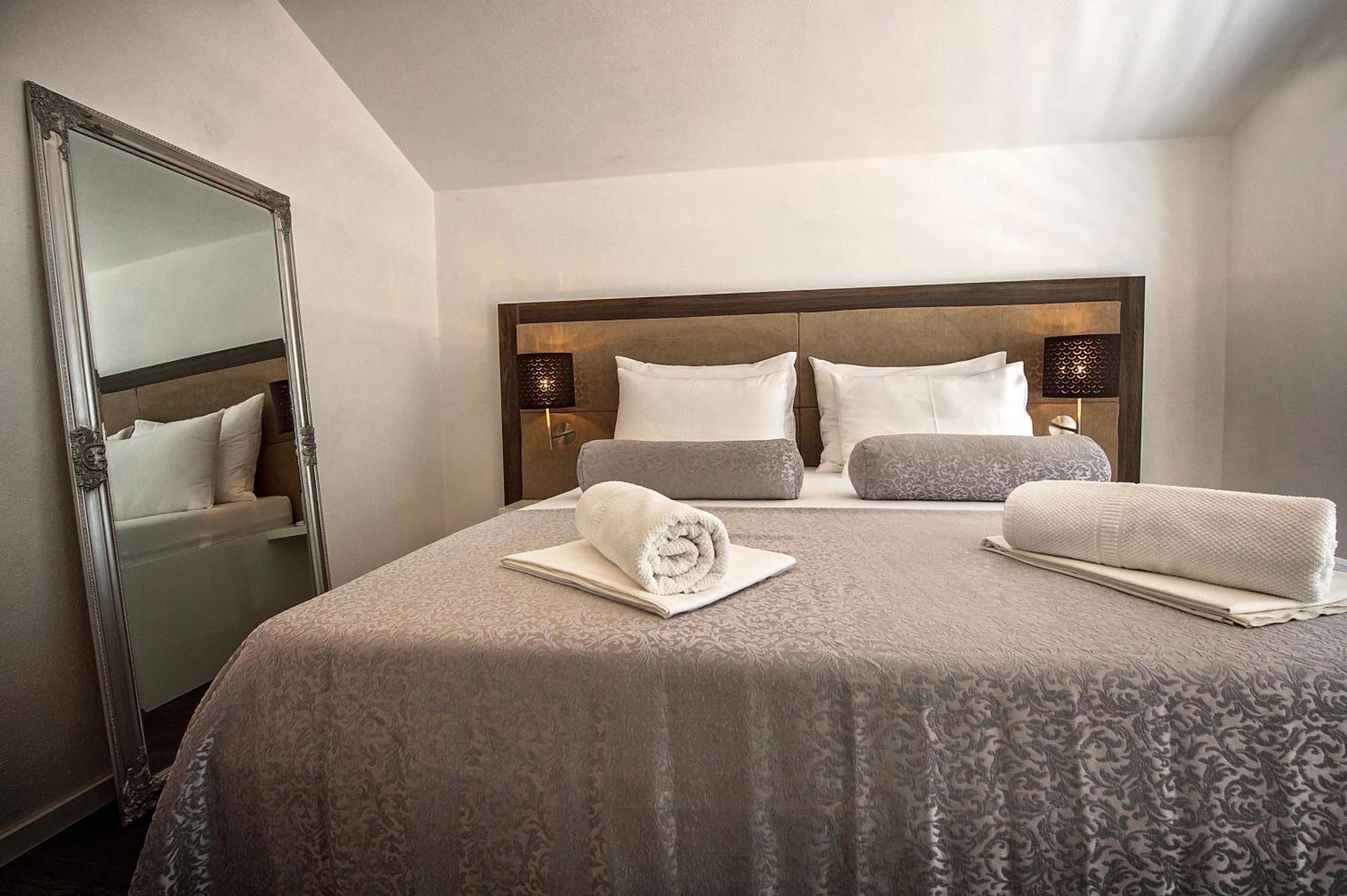 Seaside Apartments With A Swimming Pool Zecevo Rtic, Rogoznica - 8366 Phòng bức ảnh